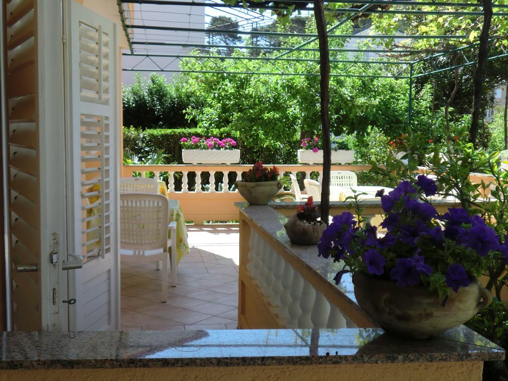 Guest House Sandra ราบ ภายนอก รูปภาพ