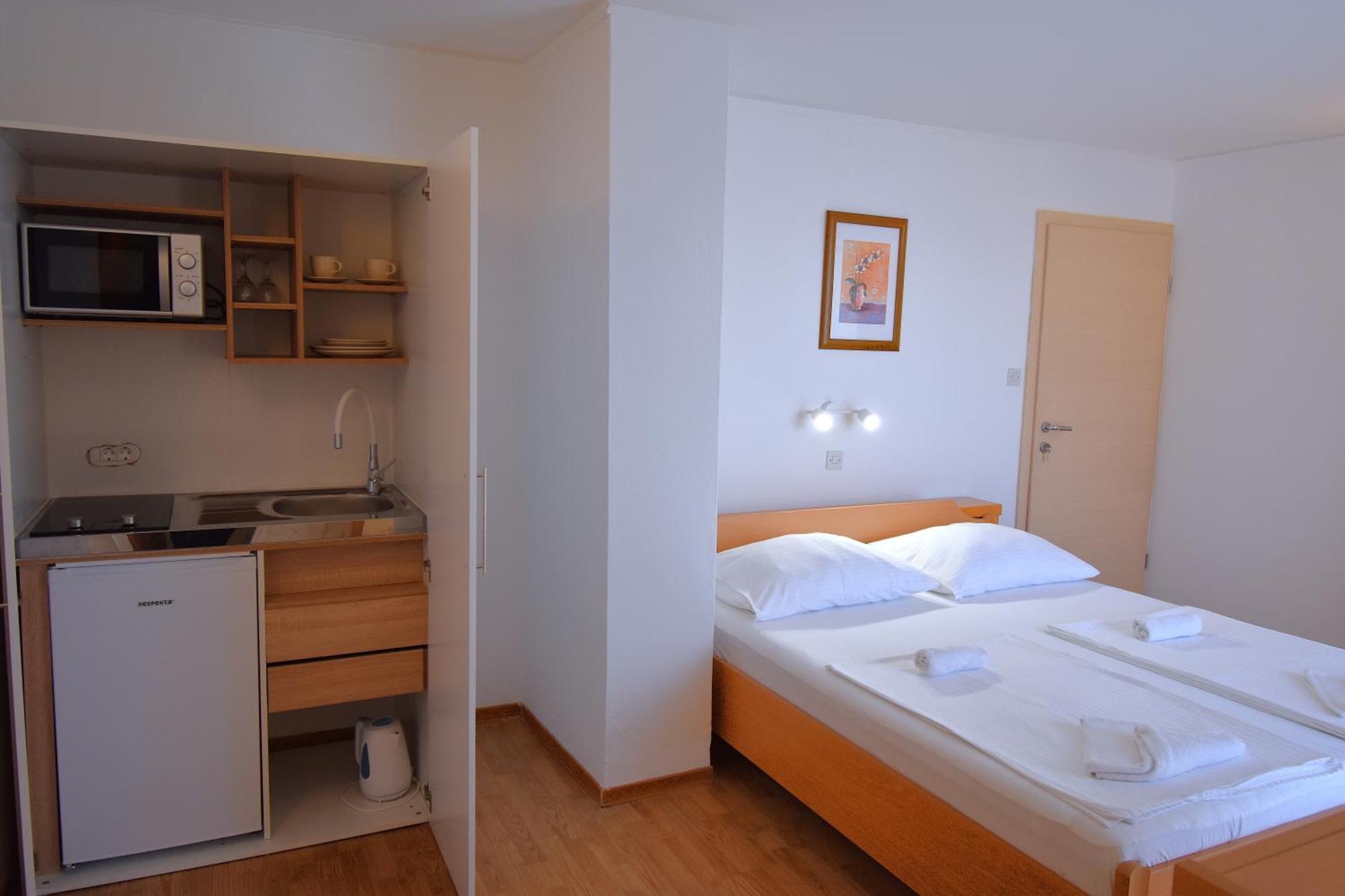 Guest House Sandra ราบ ภายนอก รูปภาพ