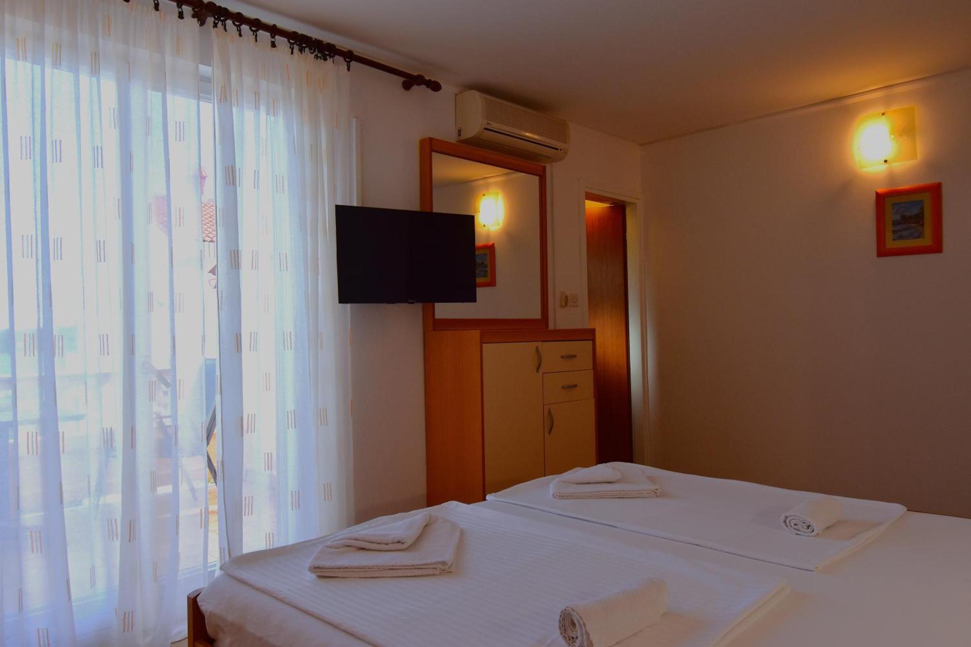 Guest House Sandra ราบ ภายนอก รูปภาพ