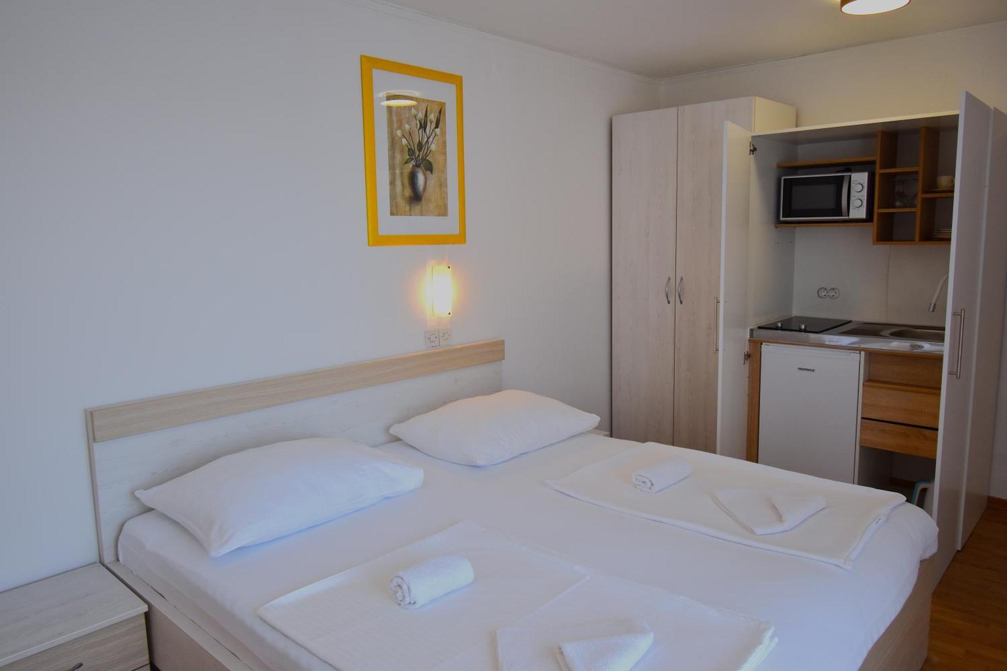 Guest House Sandra ราบ ภายนอก รูปภาพ