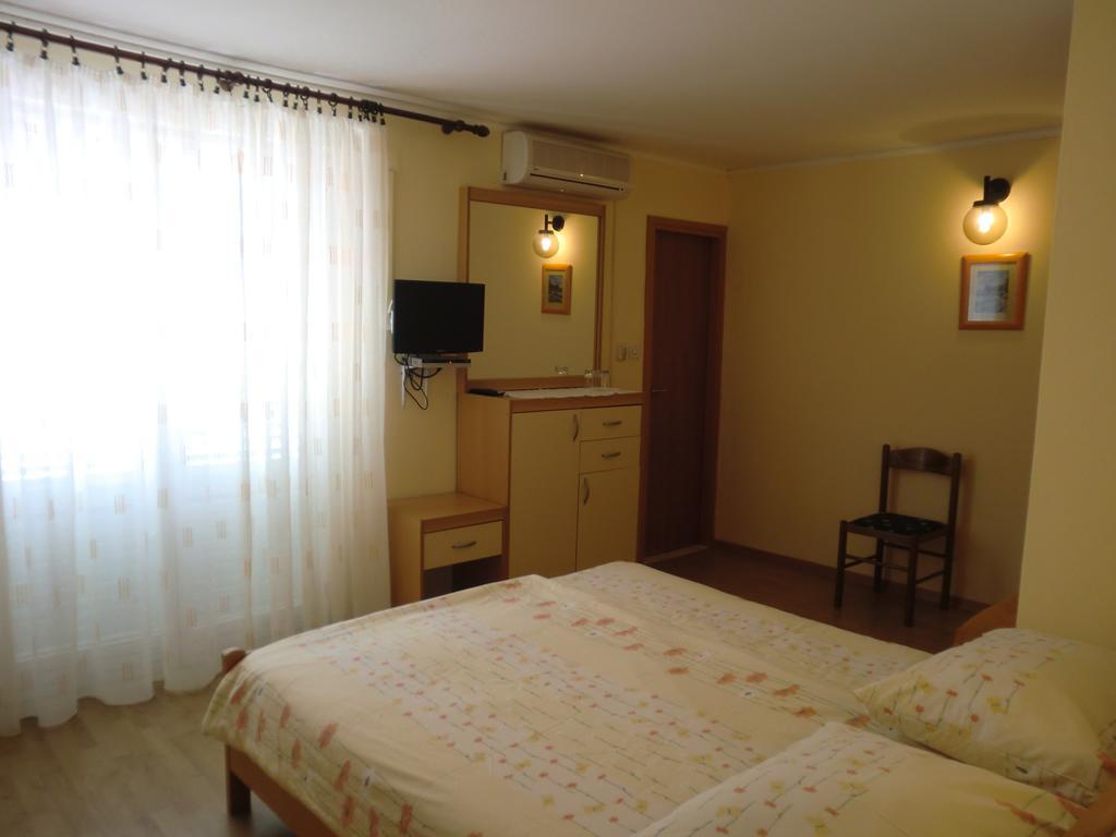 Guest House Sandra ราบ ห้อง รูปภาพ