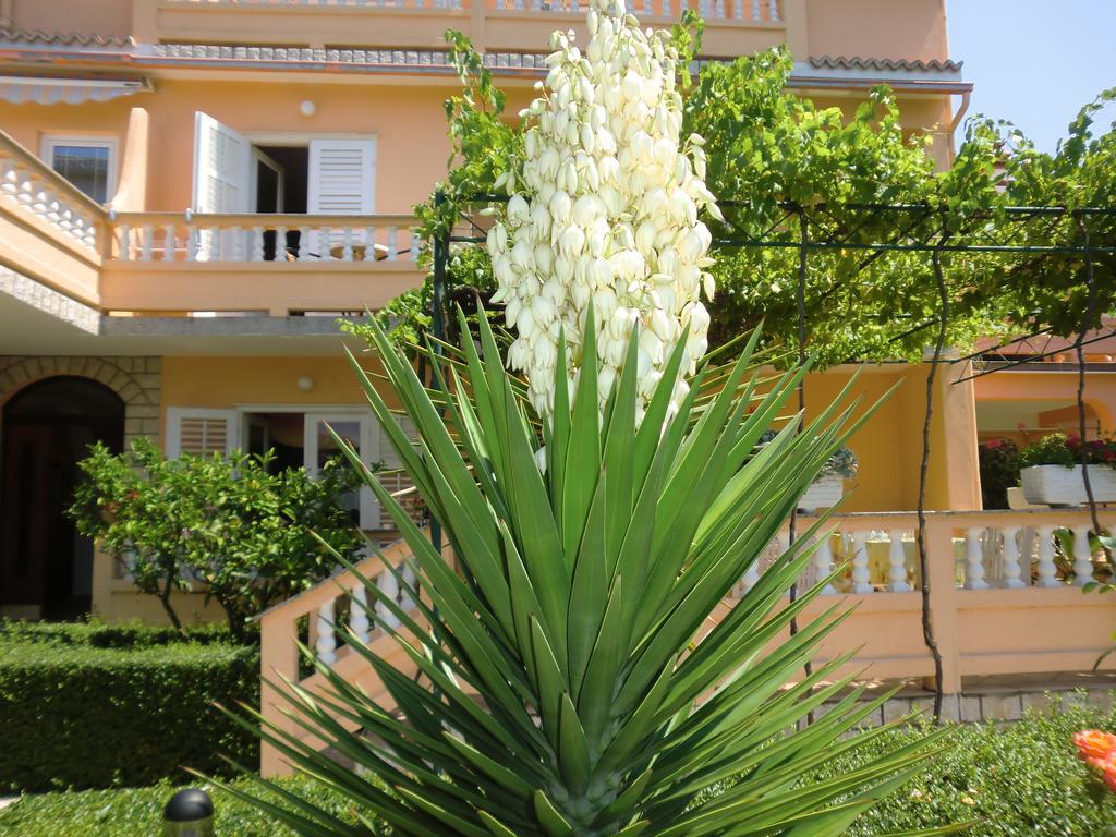 Guest House Sandra ราบ ภายนอก รูปภาพ