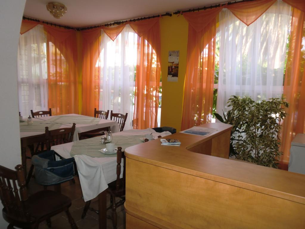 Guest House Sandra ราบ ภายนอก รูปภาพ