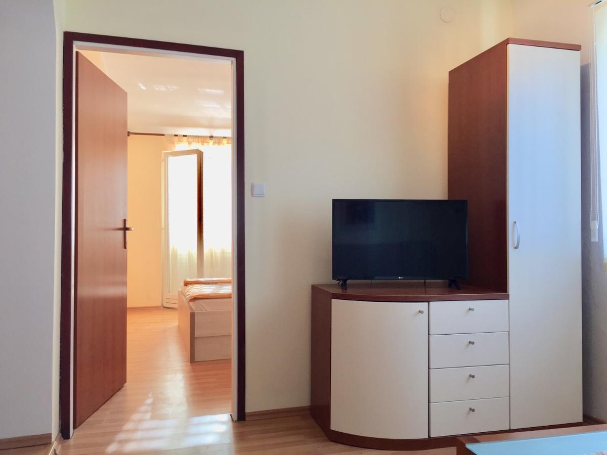 Guest House Sandra ราบ ภายนอก รูปภาพ